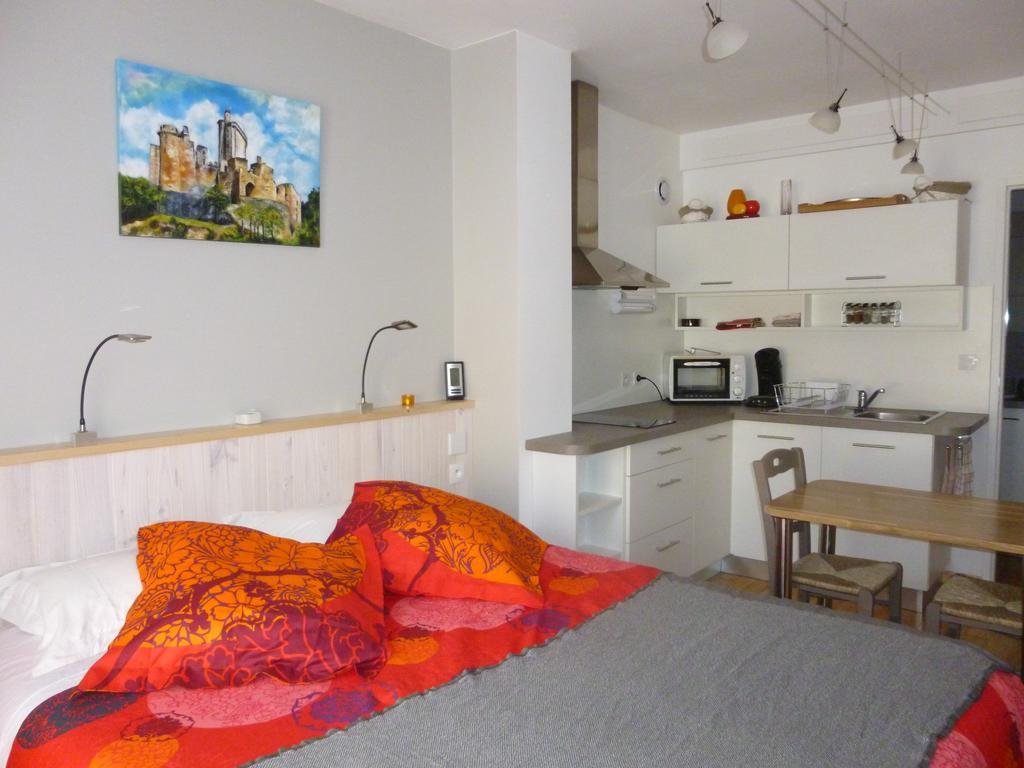 Aux Blanches Pierres Apartamento Fumel Exterior foto
